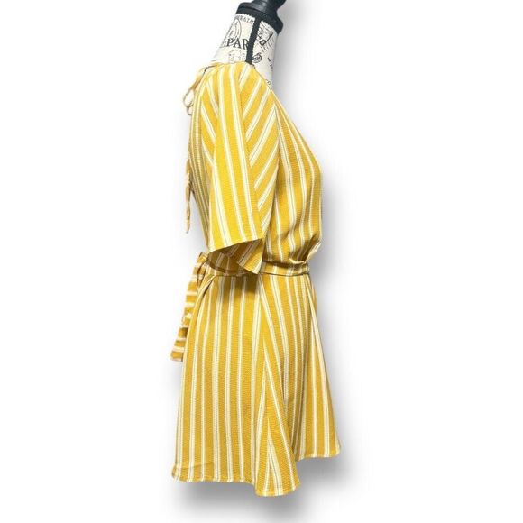 Altar’d State S Yellow White Striped Romper Tie Waist Open Back Boho Summer Chi - Picture 3 of 8
